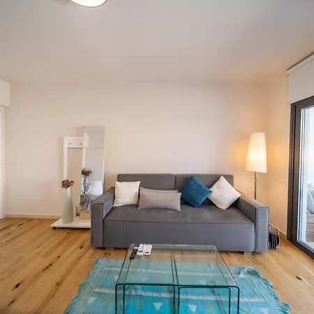 Lighthouse By The Sea Apartment